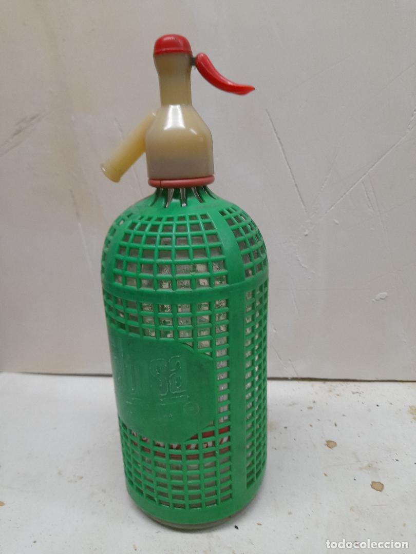 Botellas antiguas: SIF&Oacute;N REVOLTOSA VAC&Iacute;O - Foto 1