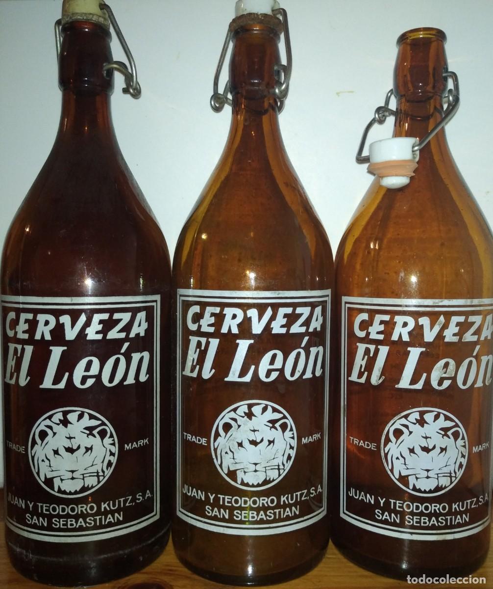 Botellas antiguas: Botellas de cerveza El Le&oacute;n litro - Foto 1