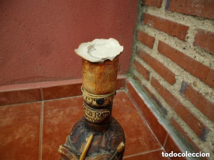 Botellas antiguas: ORIGINAL BOTELLA ANTIGUA - VAC&Iacute;A - Foto 4