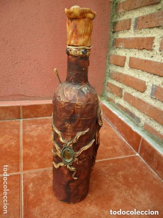 Botellas antiguas: ORIGINAL BOTELLA ANTIGUA - VAC&Iacute;A - Foto 7
