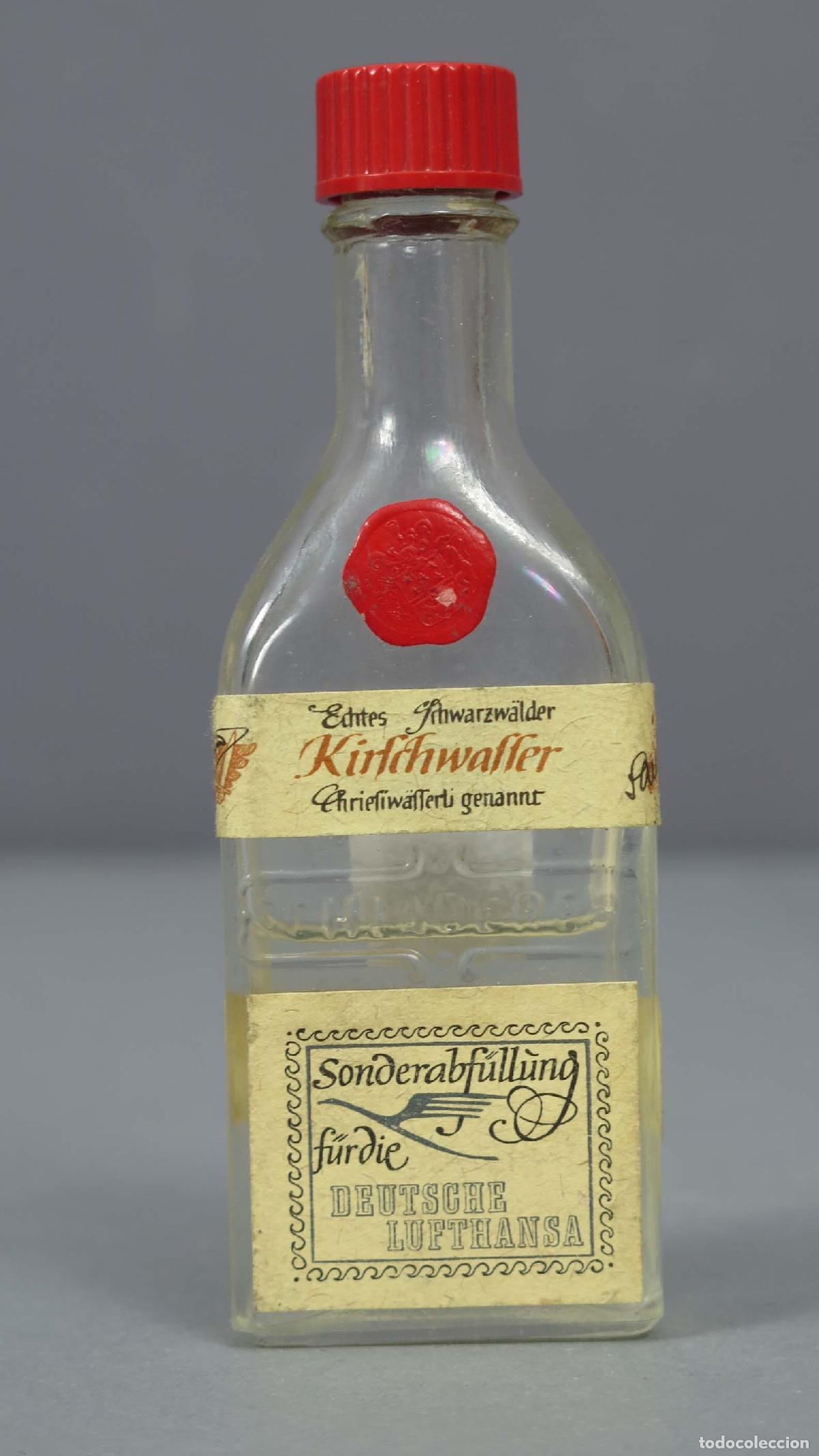 Botellas antiguas: BOTELLIN. KIRFCHWAFFER. LUFTHANSA AEROLINEA - Foto 1