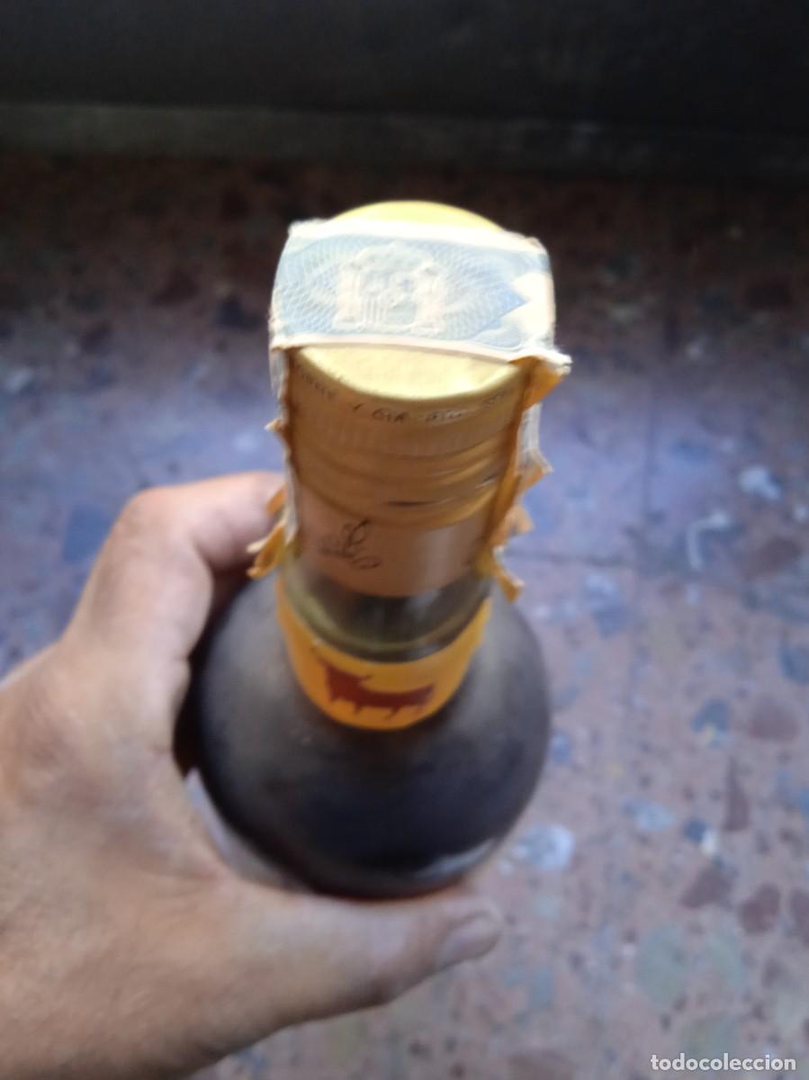 Botellas antiguas: Botella de Magno - Foto 3