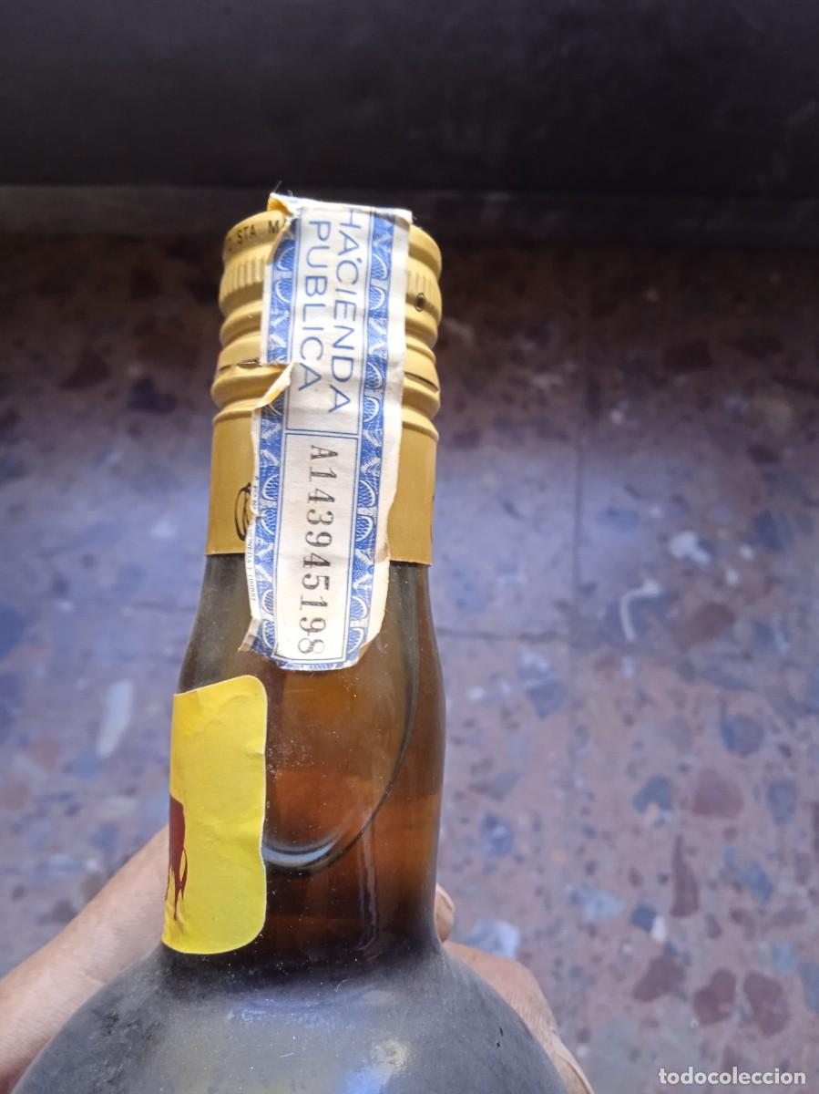 Botellas antiguas: Botella de Magno - Foto 4