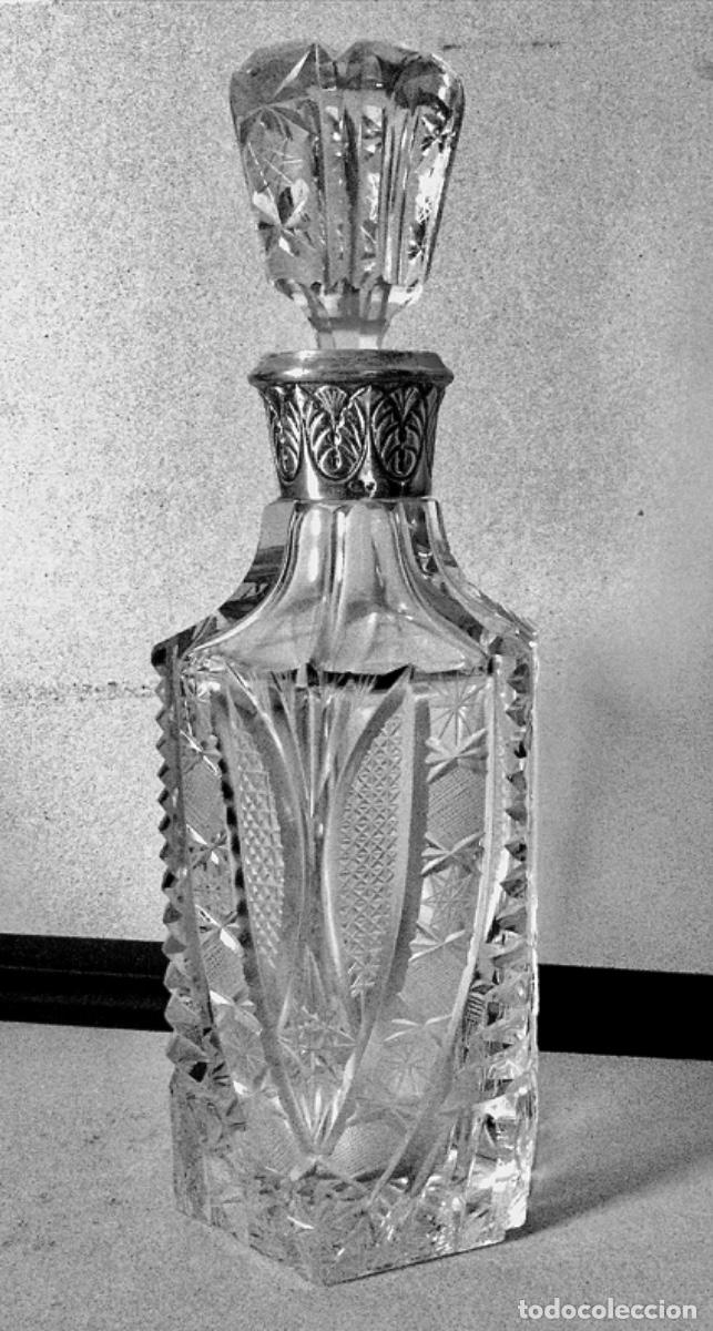 Botellas antiguas: Botella de cristal y plata - Foto 1