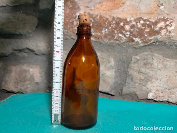 Botellas antiguas: Botella antigua de cristal marr&oacute;n de bebida - Foto 2