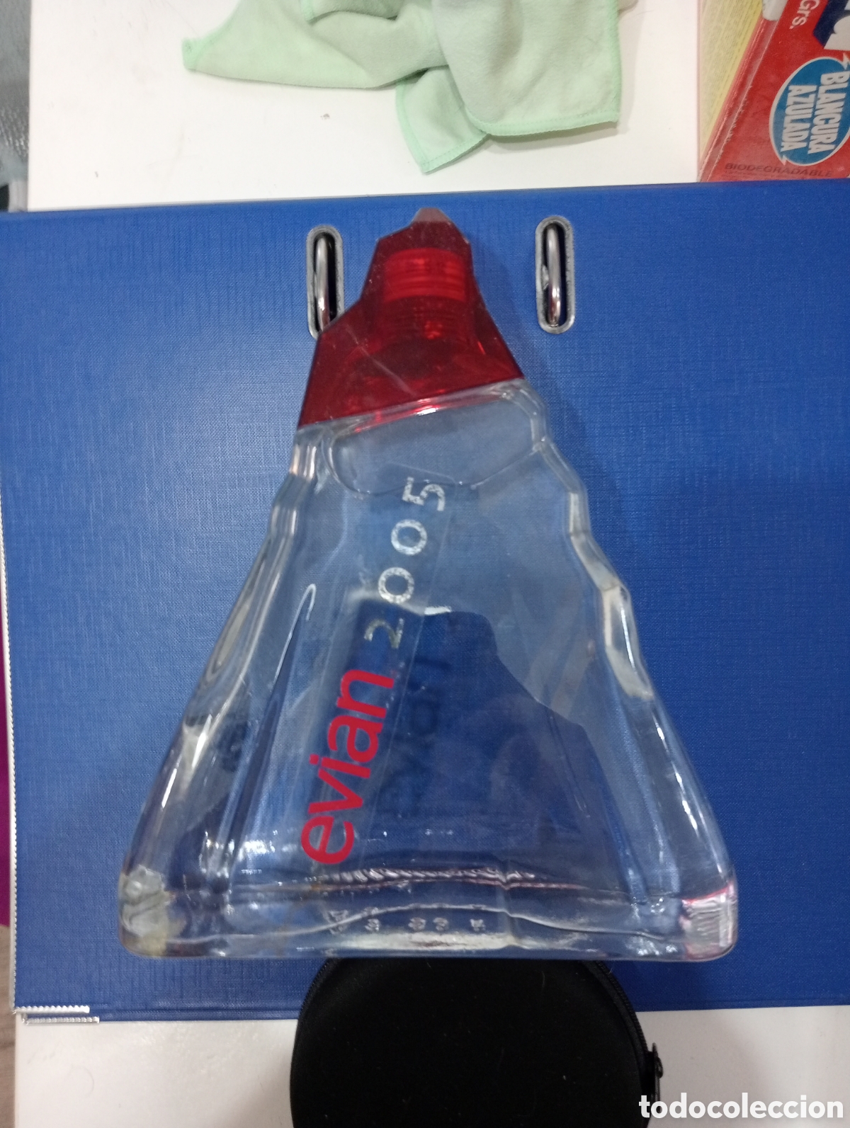 Botellas antiguas: Botella de agua EVIAN 2005 - Foto 1