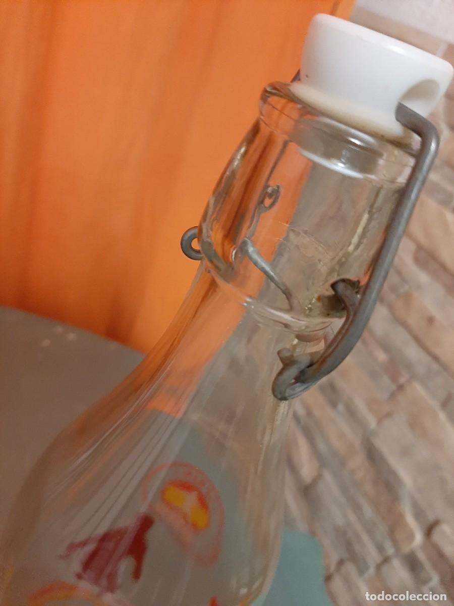 Botellas antiguas: BOTELLA ESPA&Ntilde;A CERVE - Foto 5