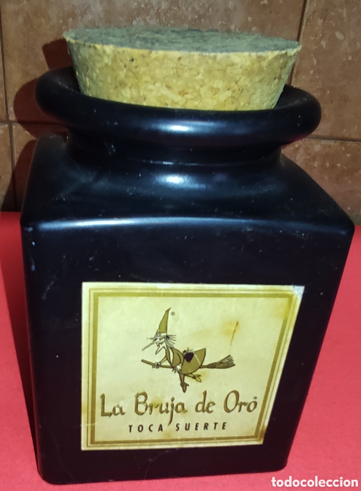 Botellas antiguas: BOTE DE CRISTAL LA BRUJA DE ORO - Foto 1