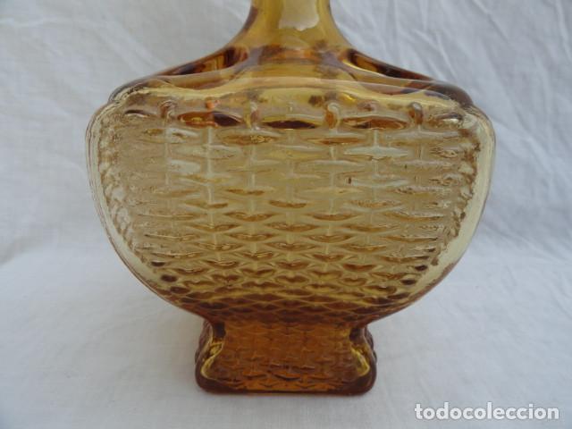 Botellas antiguas: BOTELLA CRISTAL COLOR AMBAR. - Foto 2