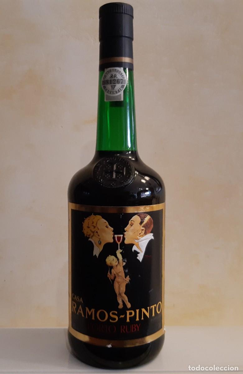 Botellas antiguas: Botella de Oporto Ramos Pinto - Foto 1