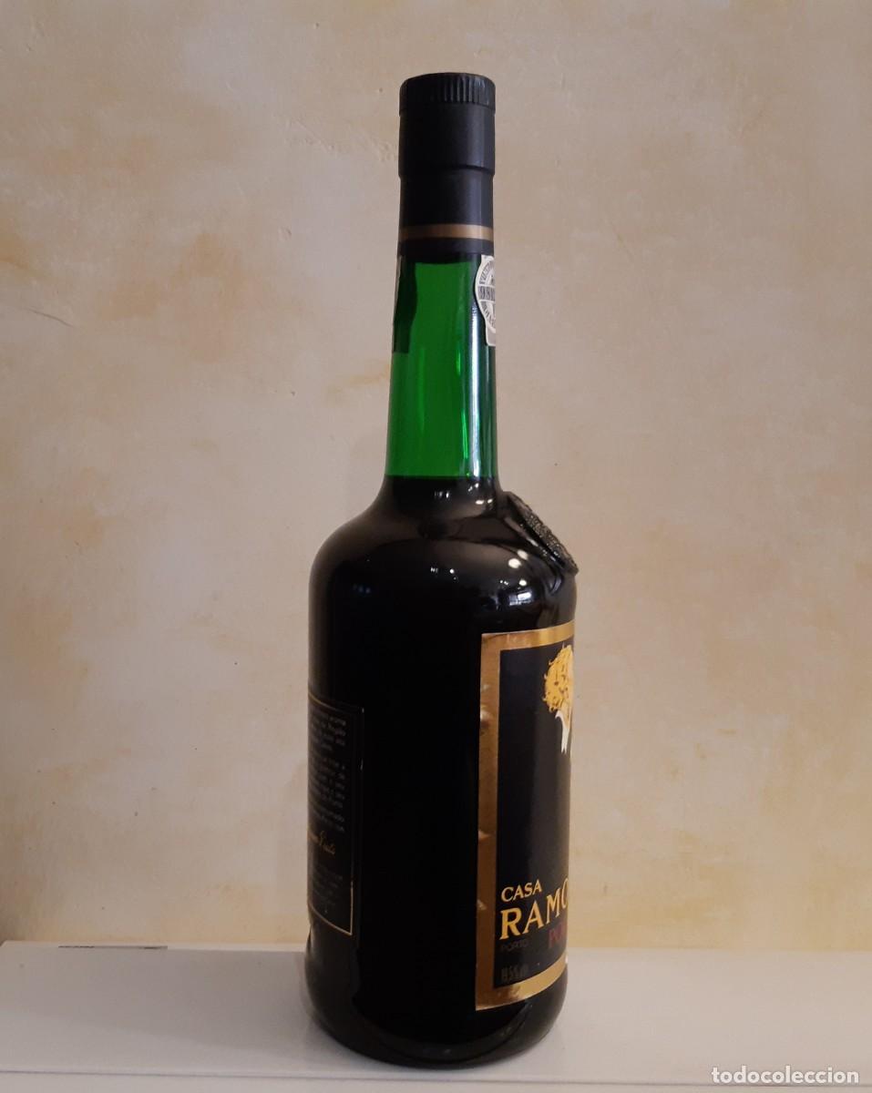 Botellas antiguas: Botella de Oporto Ramos Pinto - Foto 8