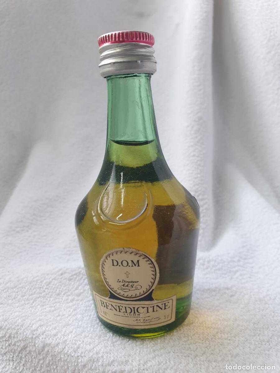 Botellas antiguas: BOTELLA COLECCI&Oacute;N LICOR BENEDICTINE - Foto 1