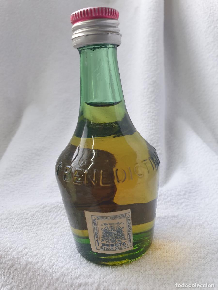 Botellas antiguas: BOTELLA COLECCI&Oacute;N LICOR BENEDICTINE - Foto 2