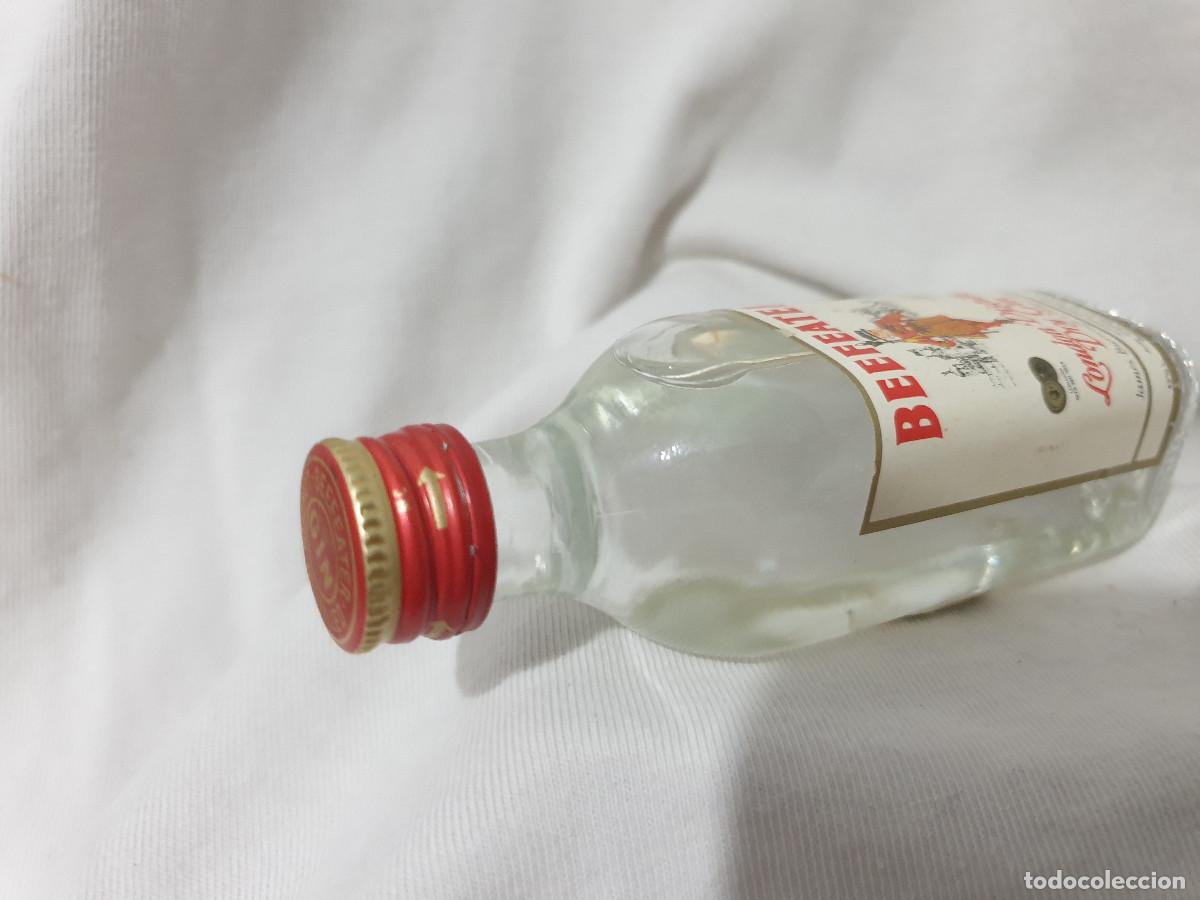 Botellas antiguas: BOTELLA COLECCI&Oacute;N BEEFEATER - Foto 3