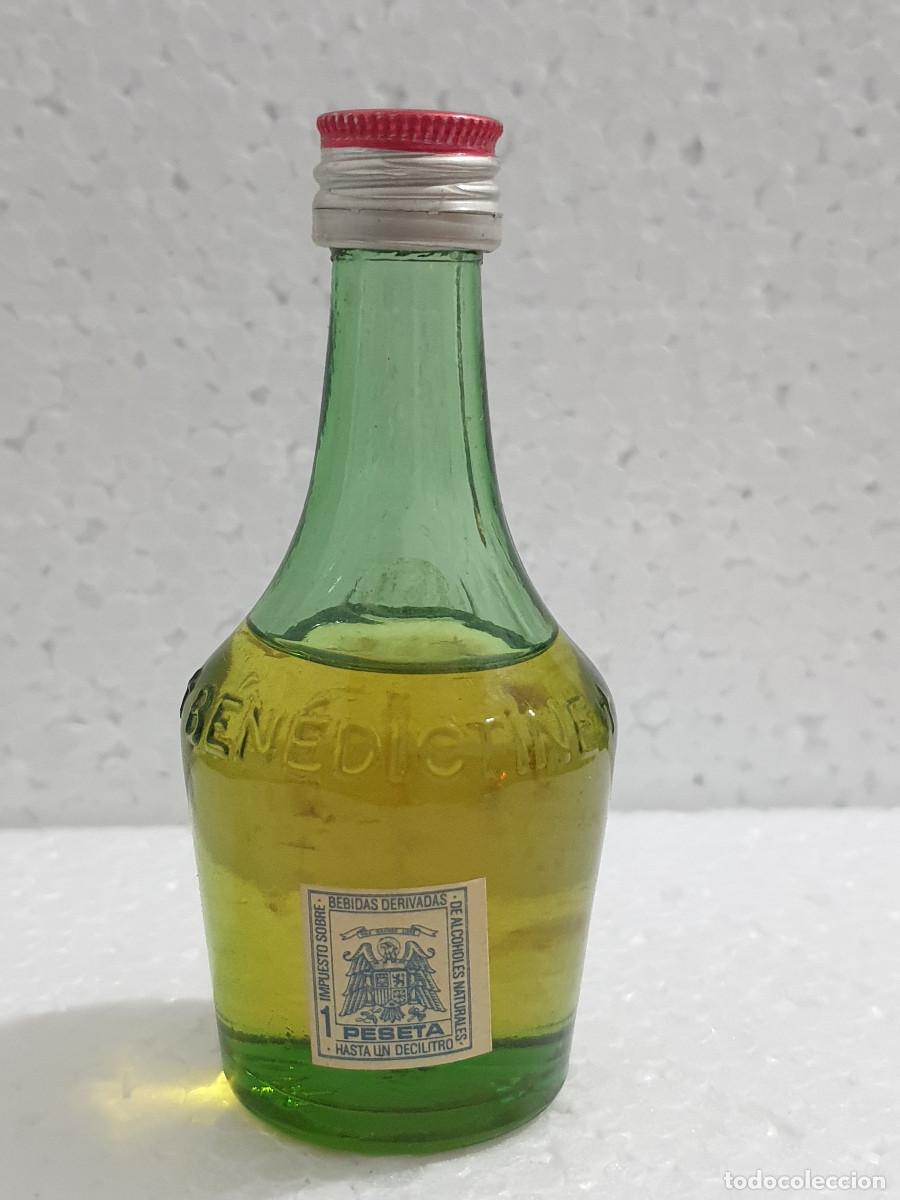 Botellas antiguas: BOTELLA COLECCI&Oacute;N LICOR BENEDICTINE - Foto 2