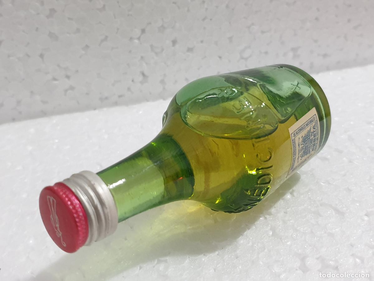 Botellas antiguas: BOTELLA COLECCI&Oacute;N LICOR BENEDICTINE - Foto 3