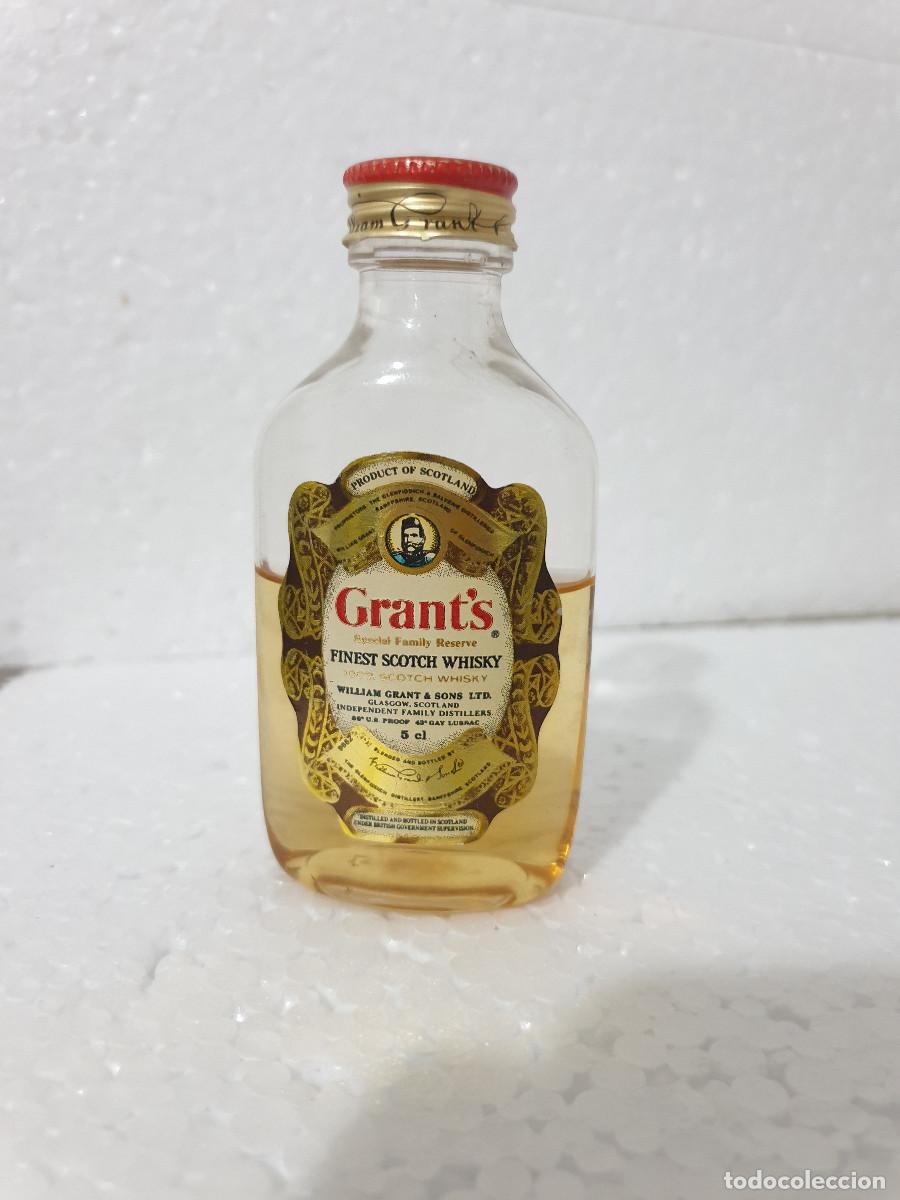 Botellas antiguas: BOTELLA COLECCI&Oacute;N WHISKY GRANTS - Foto 1
