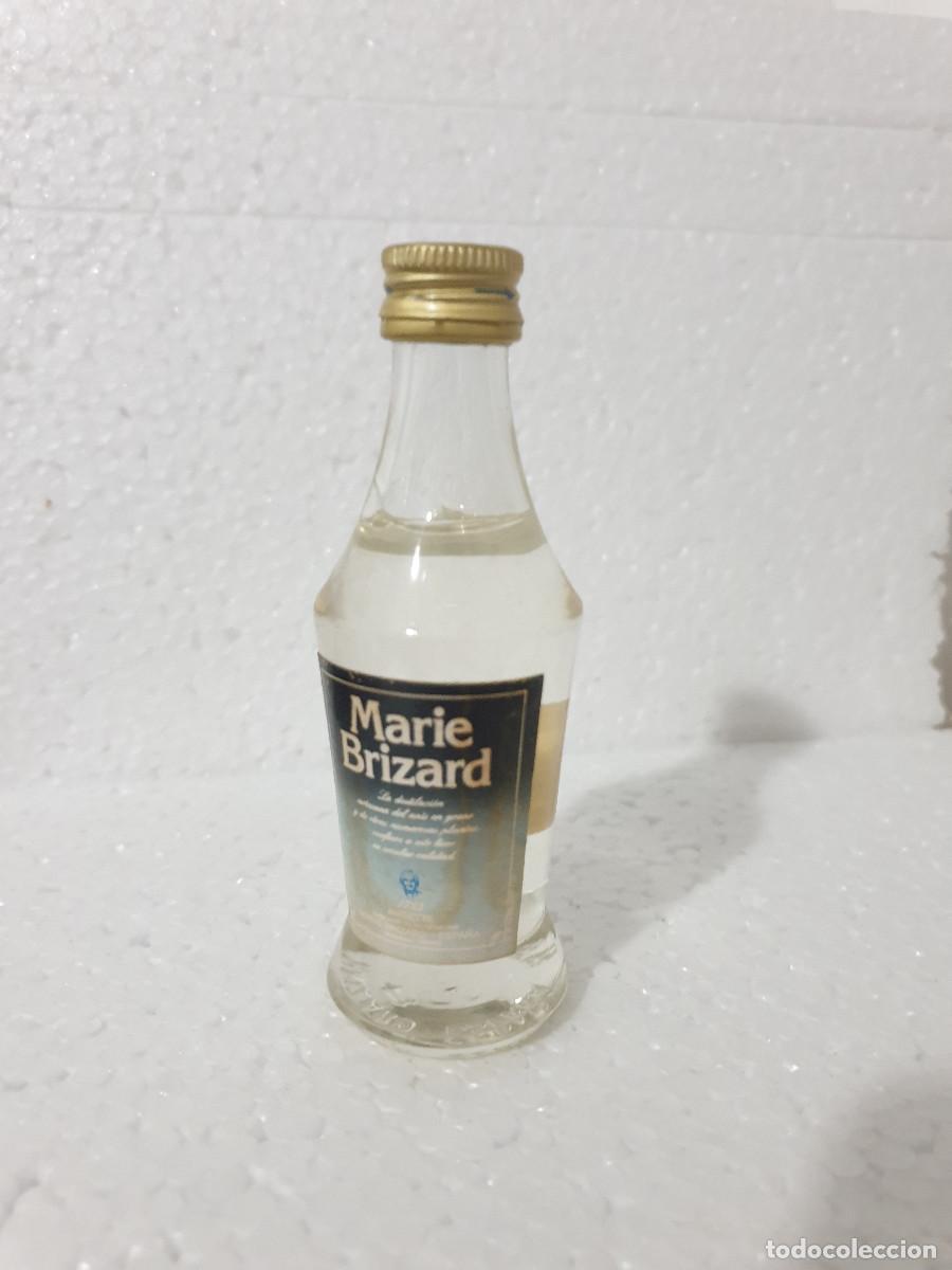 Botellas antiguas: BOTELLA COLECCI&Oacute;N MARIE BRIZARD - Foto 1