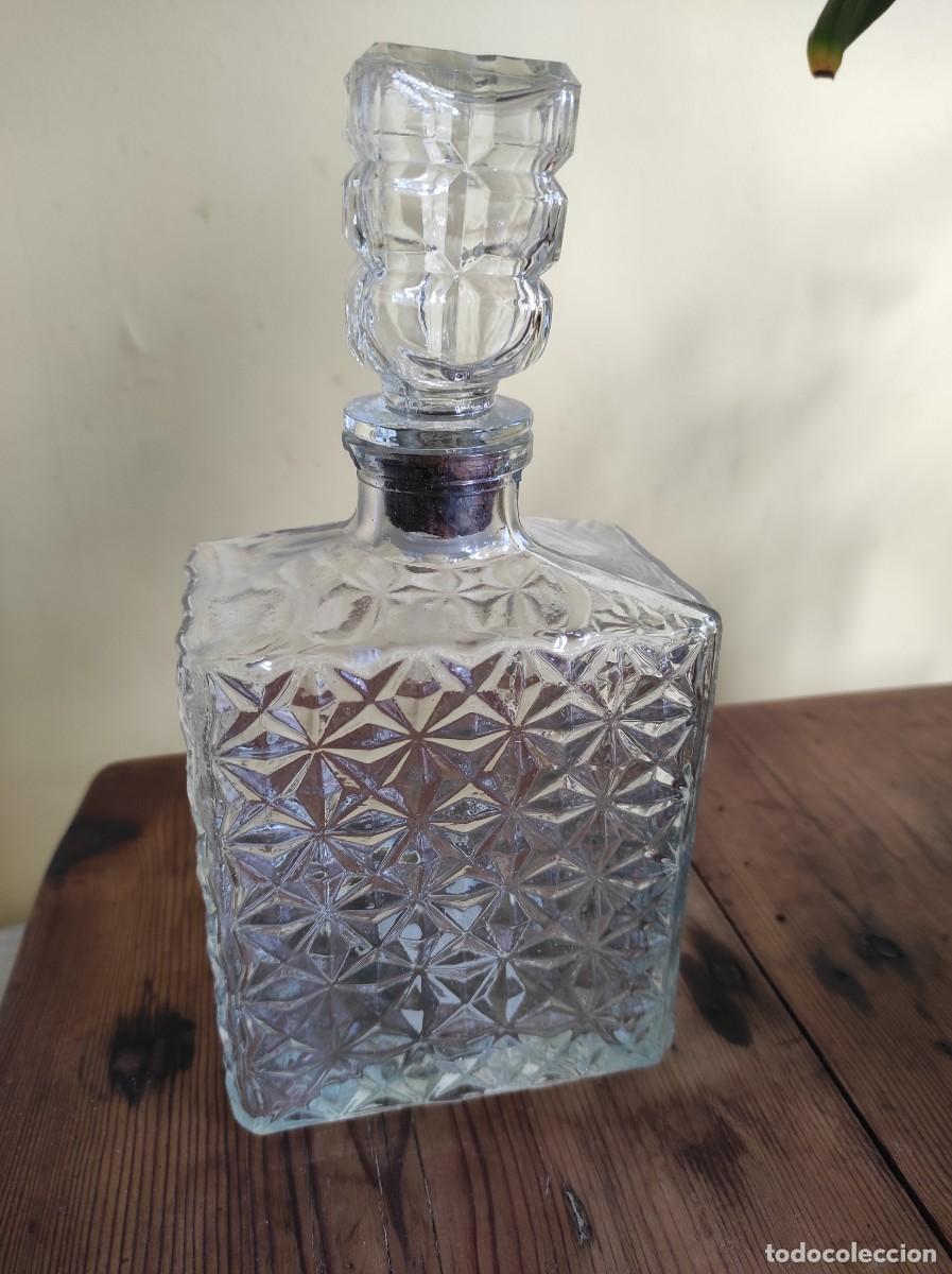 Botellas antiguas: BOTELLA DE CRISTAL / licorera - Foto 1