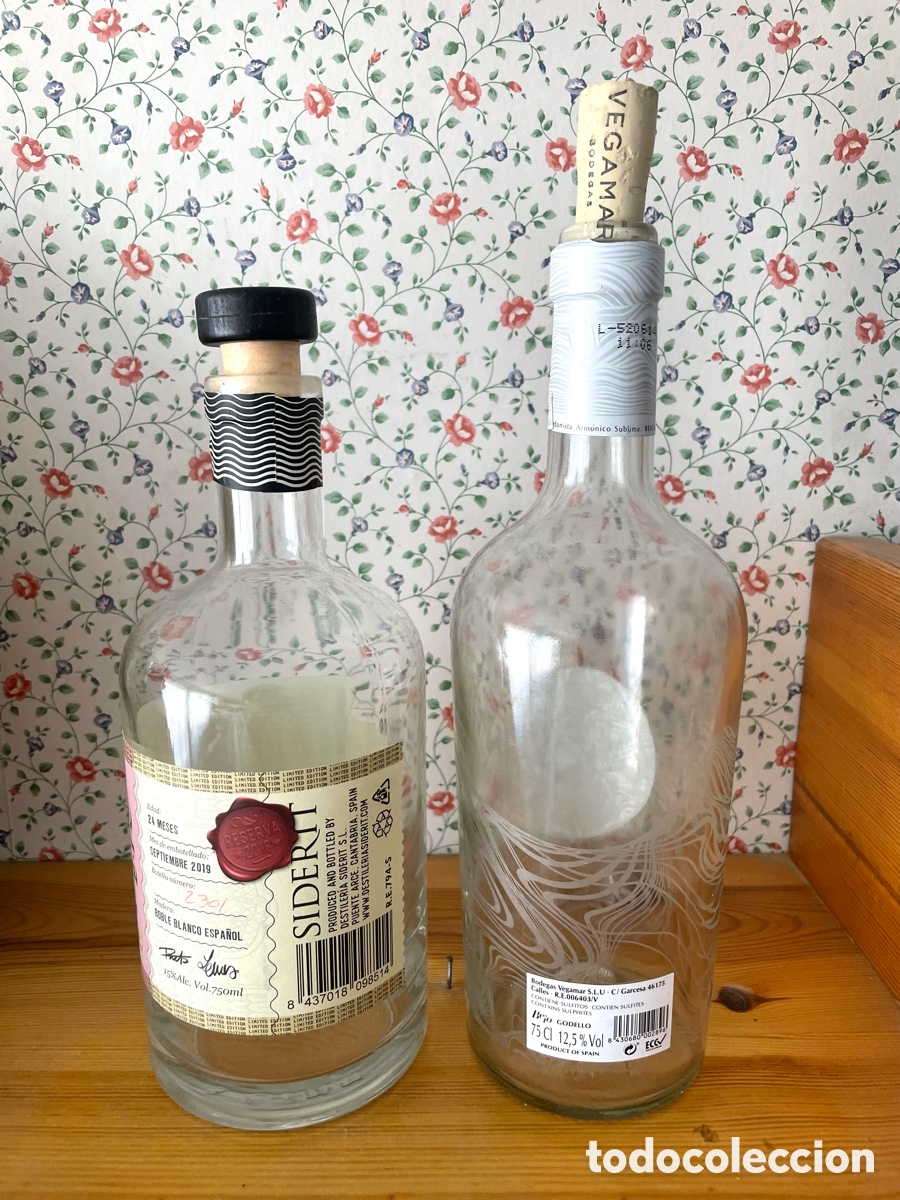 Botellas antiguas: 2 botellas vidrio bonitas - Foto 2