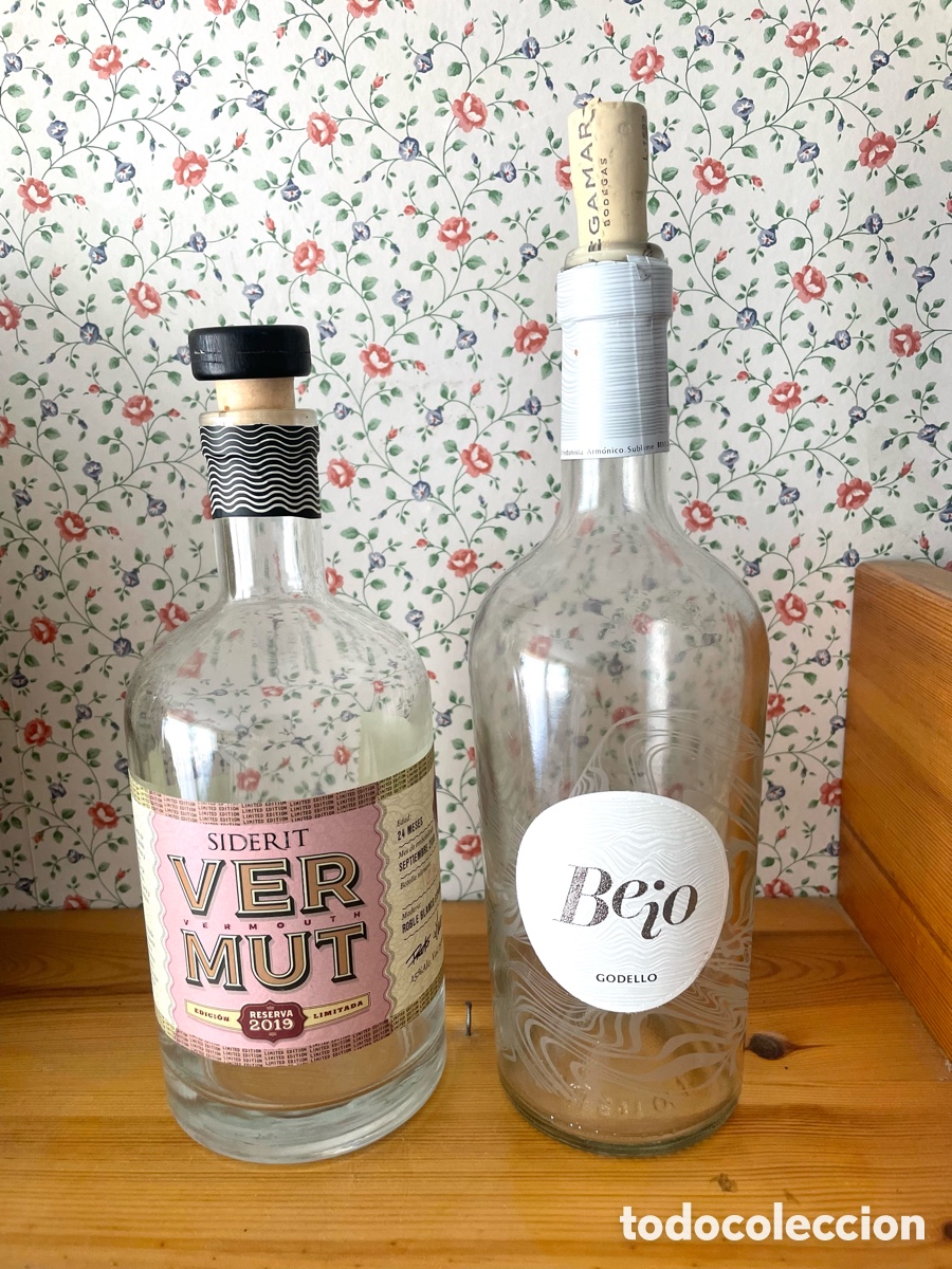 Botellas antiguas: 2 botellas vidrio bonitas - Foto 3