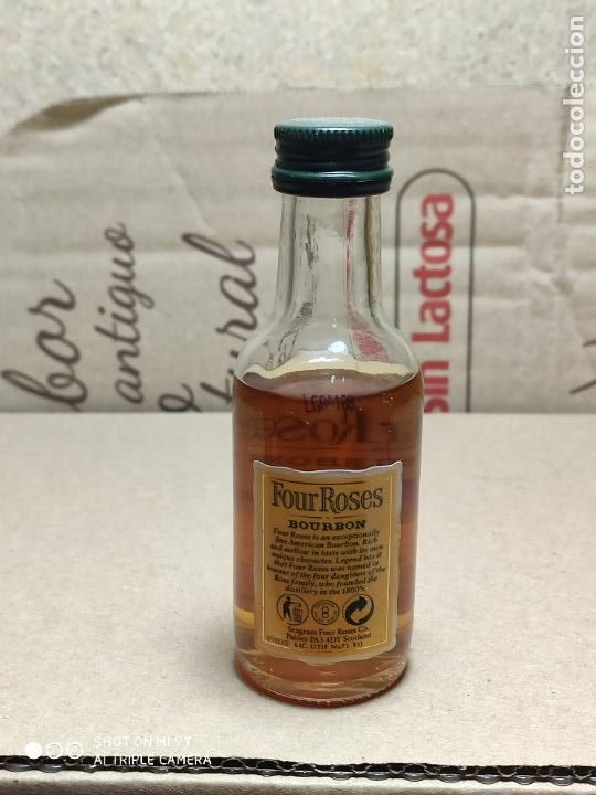 Botellas antiguas: WHISKY FOUR ROSES MINIATURA - Foto 2
