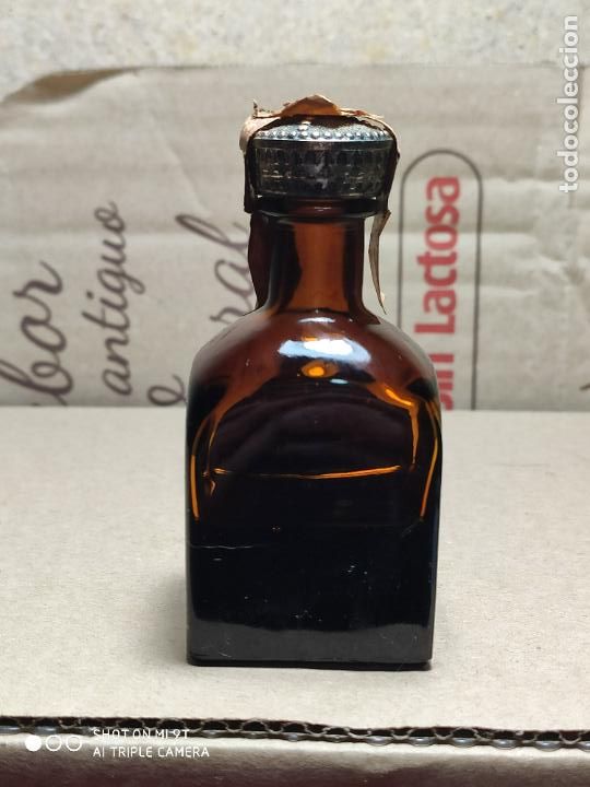 Botellas antiguas: LOCHAN ORA CHIVAS MINIATURA - Foto 2