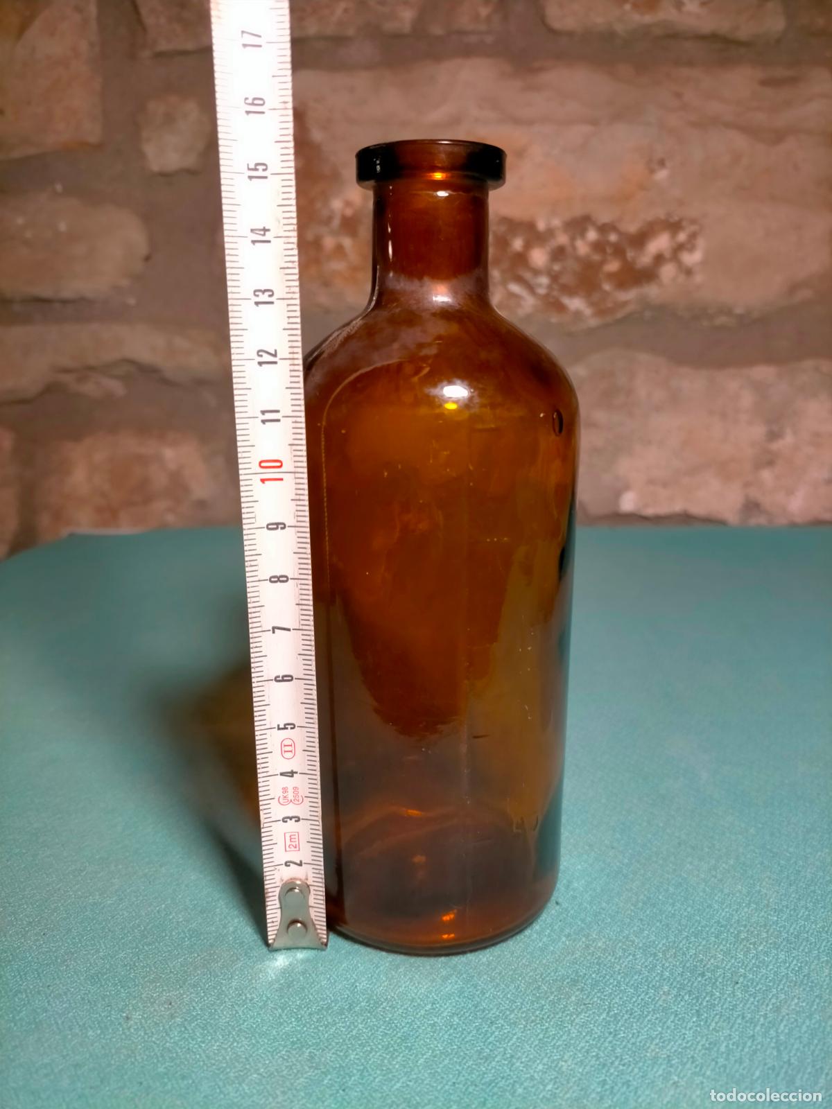 Botellas antiguas: Botella de cristal marr&oacute;n antigua - Foto 3