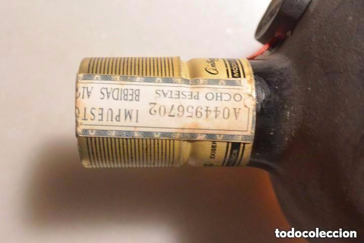 Botellas antiguas: Antigua botella Licor Cointreau, francesa - Foto 2