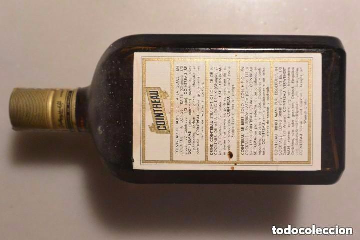 Botellas antiguas: Antigua botella Licor Cointreau, francesa - Foto 3