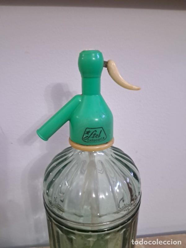 Botellas antiguas: SIF&Oacute;N BOTELLA CRISTAL CON RELIEVE SIN MARCA - Foto 2