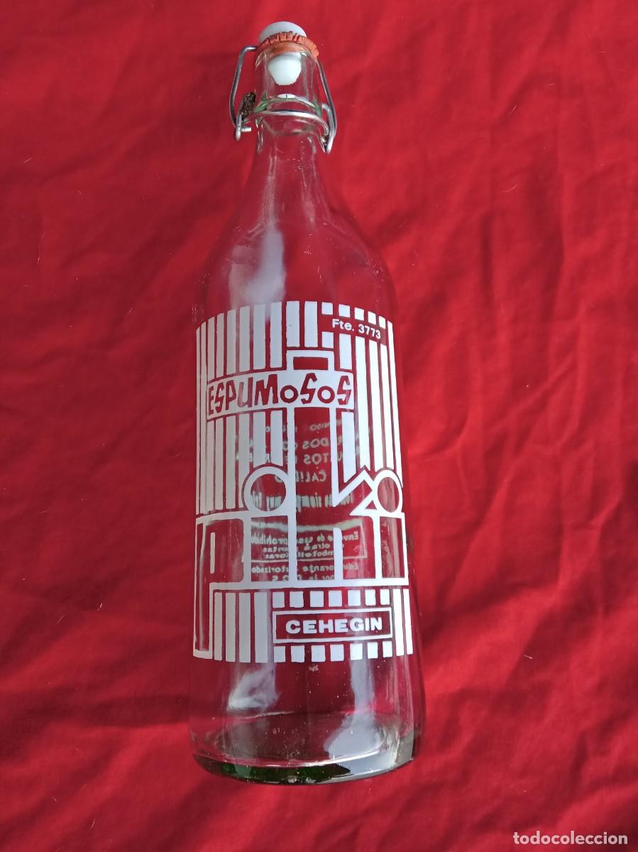 Botellas antiguas: BOTELLA ESPUMOSOS PIKI CEHEGIN - Foto 1