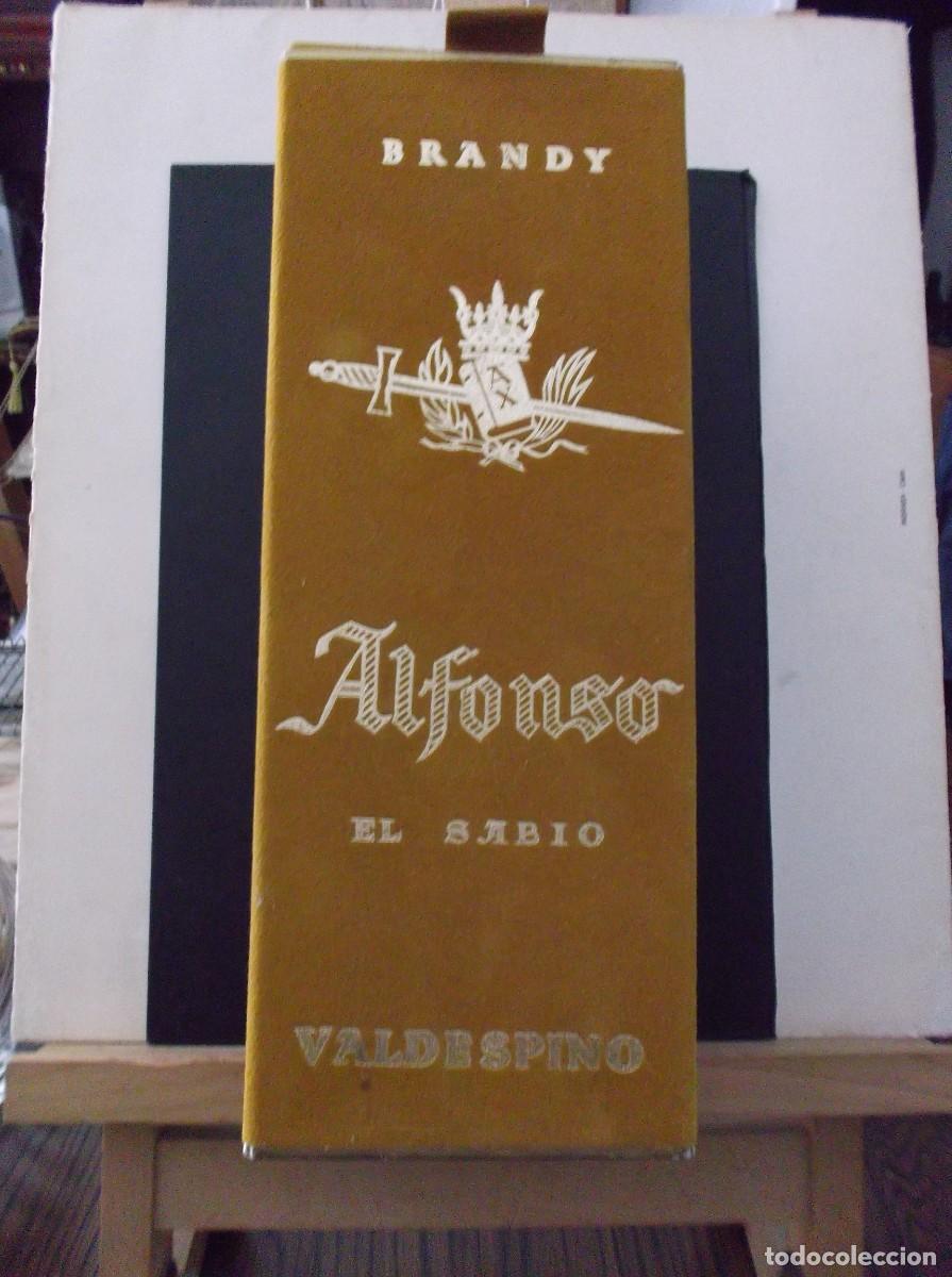 Botellas antiguas: BOTELLA DE BRANDY DE UNA BODEGA DE JEREZ 1992. - Foto 1