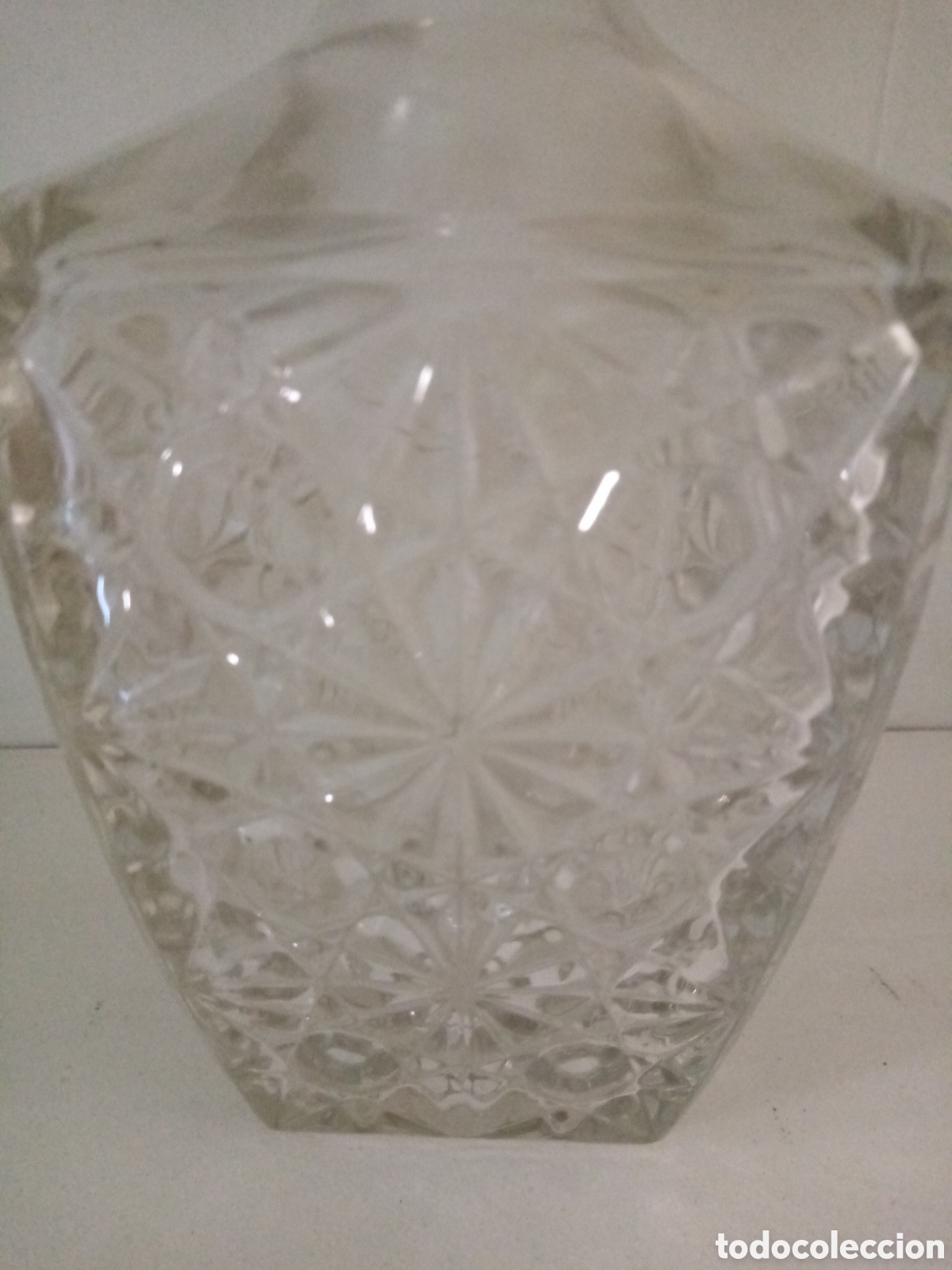 Botellas antiguas: Licorera de cristal tallado - Foto 4