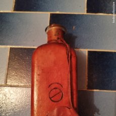 Botellas antiguas: BOTELLA FORRADA CUERO