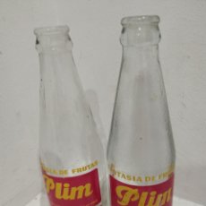 Botellas antiguas: LOTE DE 2 BOTELLAS DE REFRESCO PLIM S A. GILI REUS SON DIFERENTES