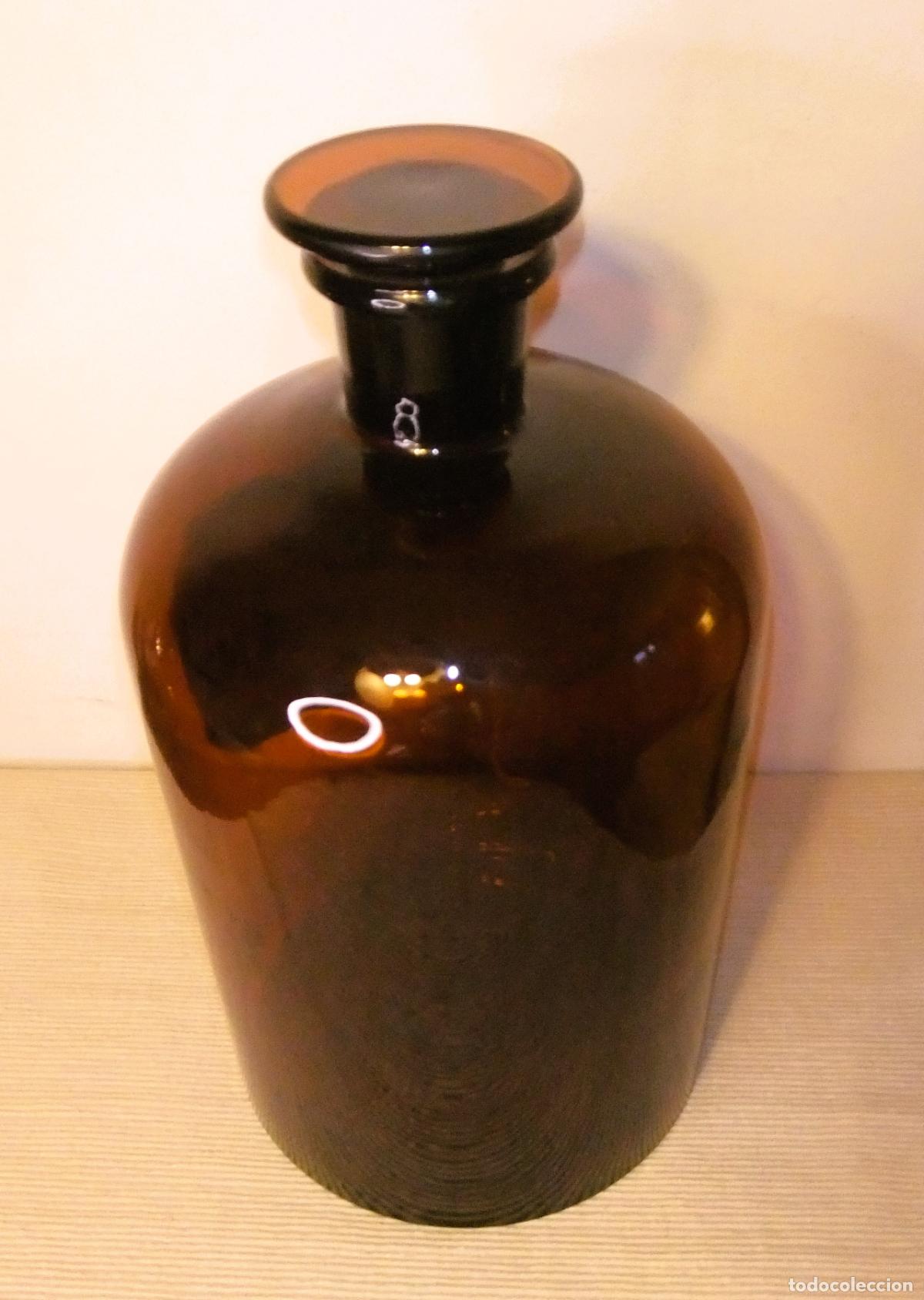 Botellas antiguas: GRAN BOTELLA DE LABORATORIO DE COLOR AMBAR 33 cms - Foto 5