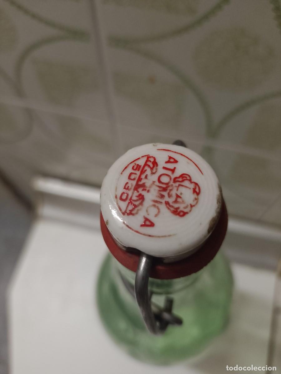 Botellas antiguas: GASEOSA LA AT&Oacute;MICA - Foto 2