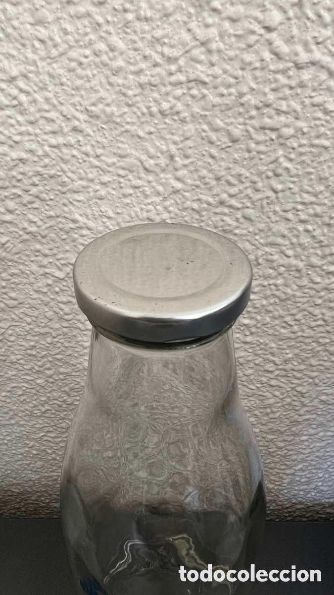 Botellas antiguas: BOTELLA PULEVA DE LITRO TAPON DE ROSCA - Foto 3