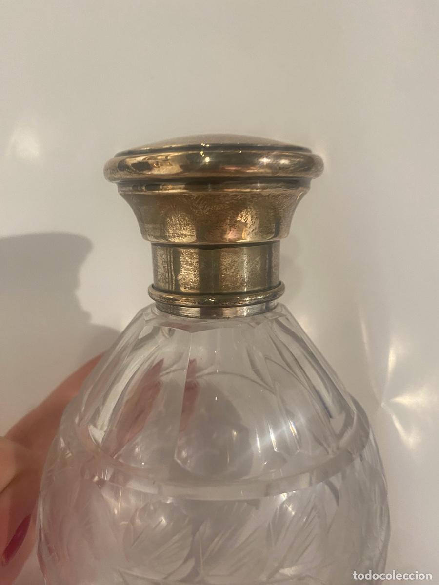 Botellas antiguas: Frasco de Perfume con Grabado Floral - Foto 5