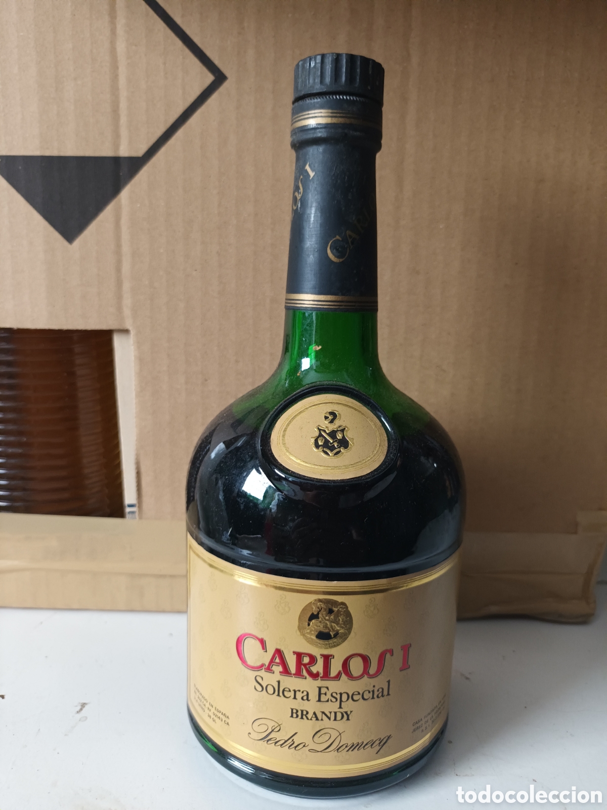 Botellas antiguas: Carlos I brandy pedro domecq - Foto 1