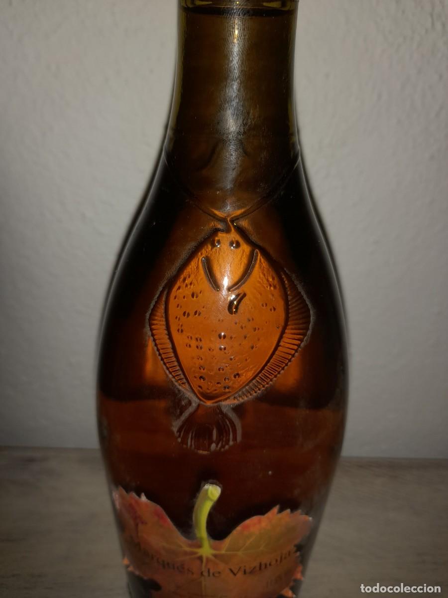 Botellas antiguas: Botella de vino, Marqu&eacute;s de Vizhoja 2002 - Foto 2