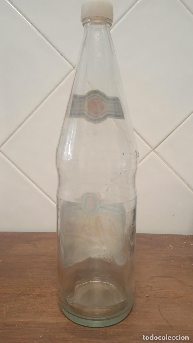 Botellas antiguas: Antigua botella La Casera 1990. - Foto 4