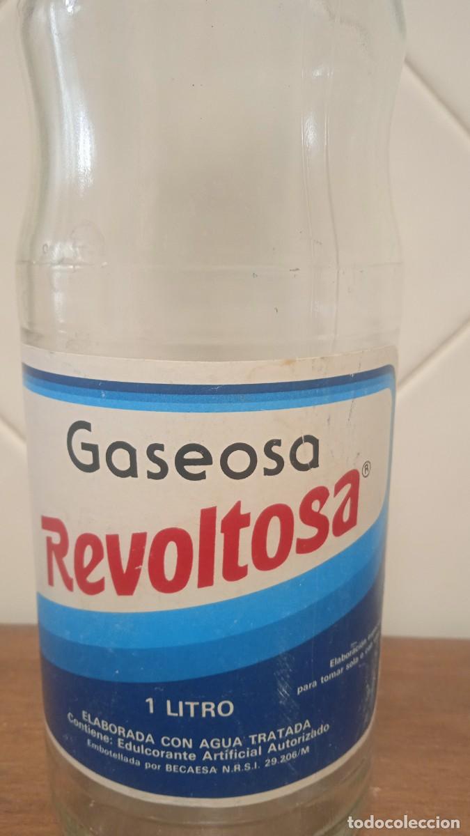 Botellas antiguas: Antigua botella La Revoltosa. - Foto 2