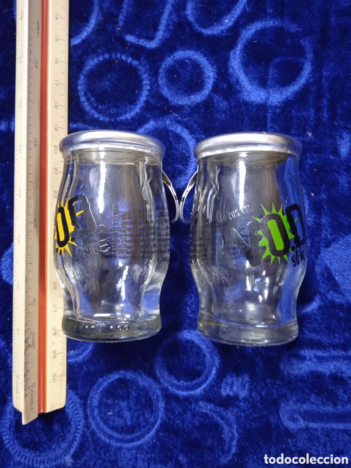 Botellas antiguas: 2 botellitas de licor - Foto 1