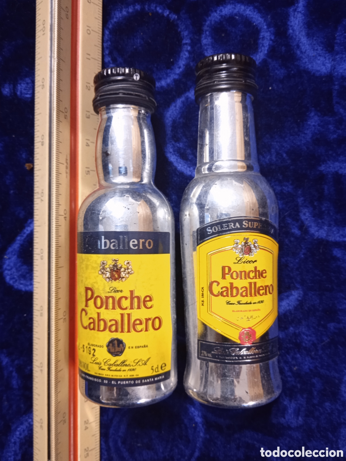 Botellas antiguas: 2 botellitas de Ponche Caballero - Foto 1