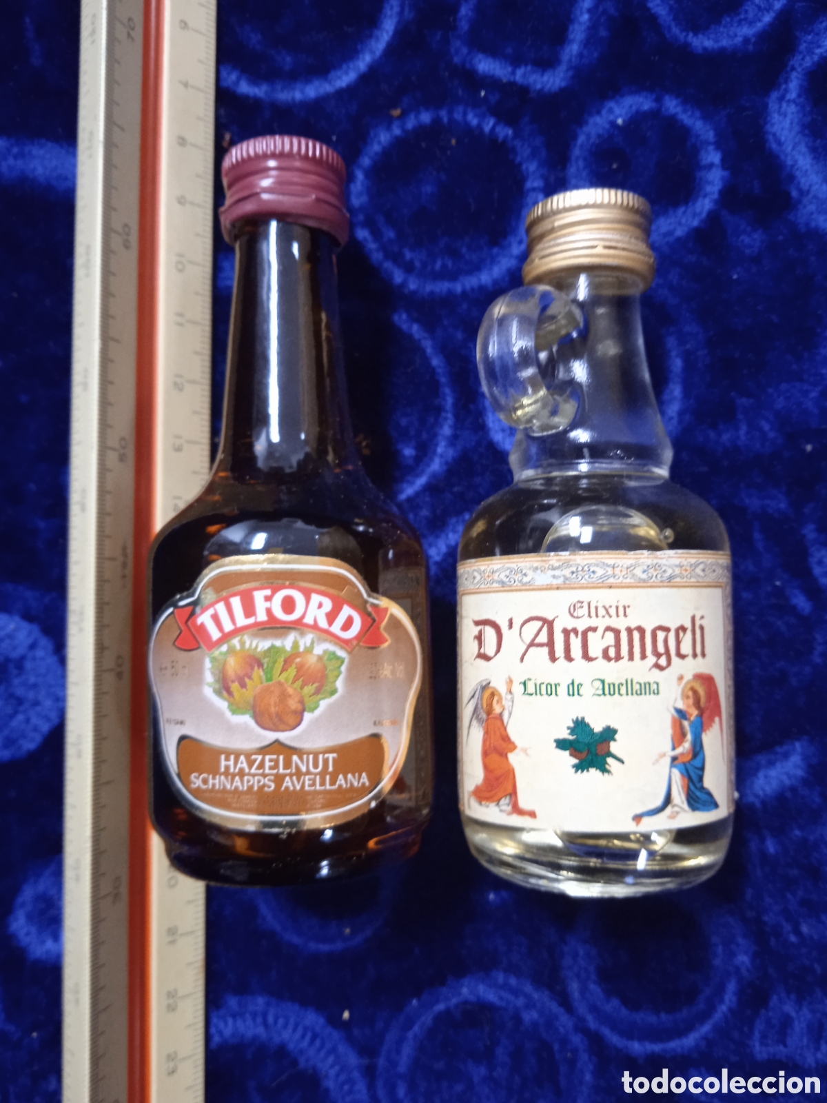 Botellas antiguas: 2 botellitas de licor almendras - Foto 1