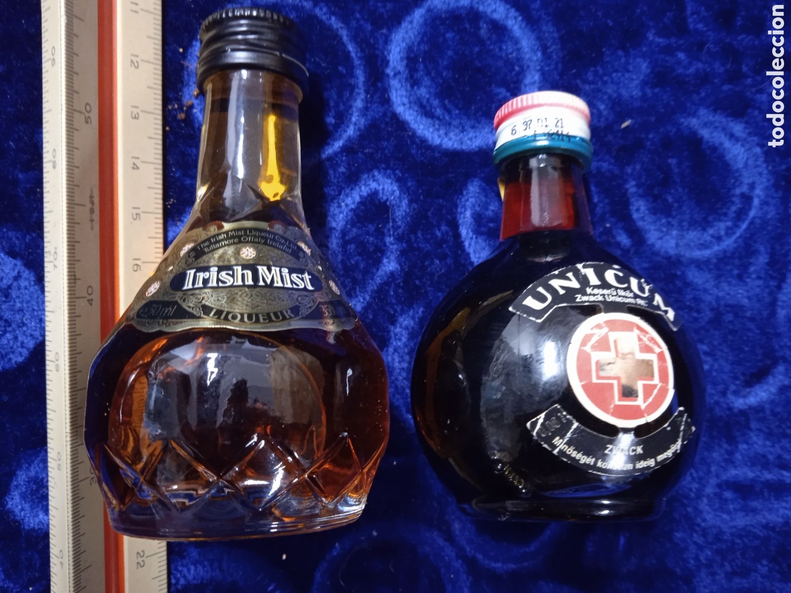 Botellas antiguas: 2 botellitas de licor - Foto 1