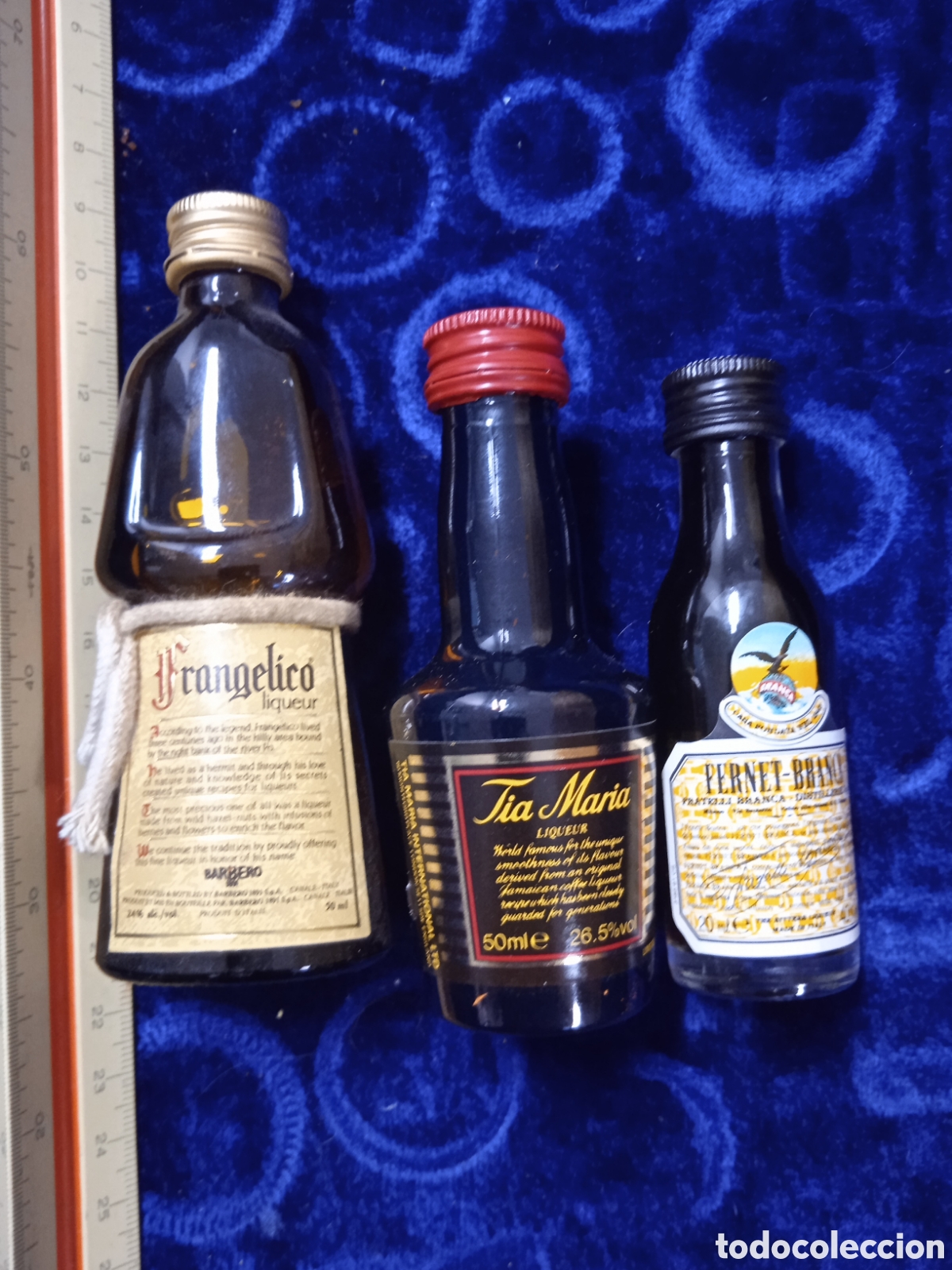 Botellas antiguas: 3 botellitas de licor - Foto 1