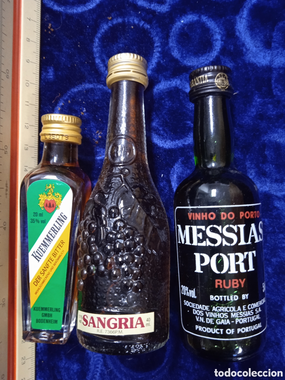 Botellas antiguas: 3 botellitas de licor - Foto 1
